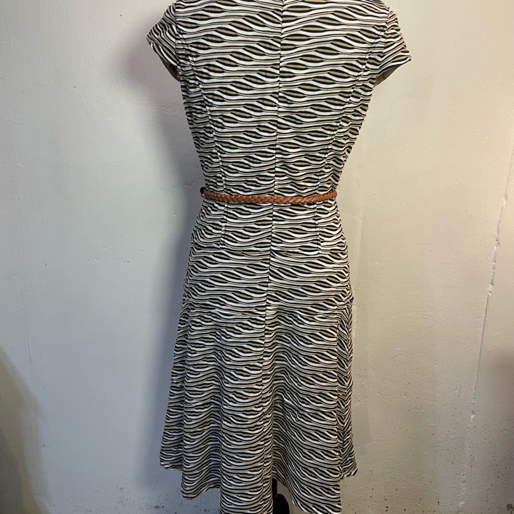 #0142 Sharagana abstract w/ textured pattern short sleeve dropped waist dress -8 - Picture 4 of 10